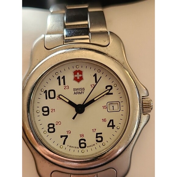 Vtg 2001 Victorinox Swiss Army Ladies Quartz 28mm Officer's Watch - Enamel Dial - Picture 3 of 12